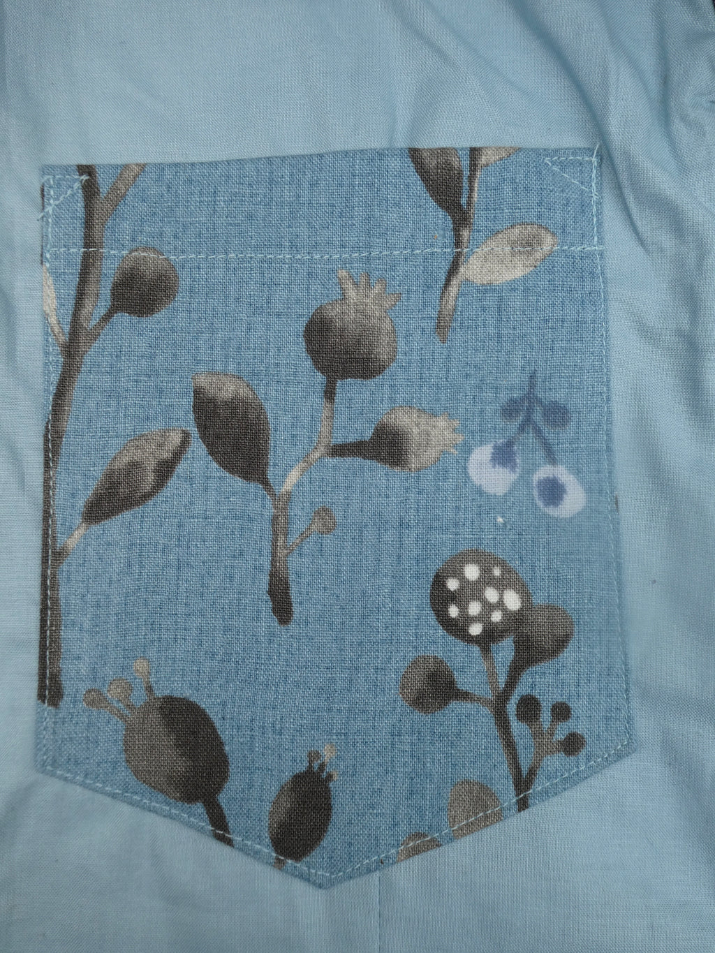 vest ~ shaded gray poppy flowered print w/ swimming pool blue ground